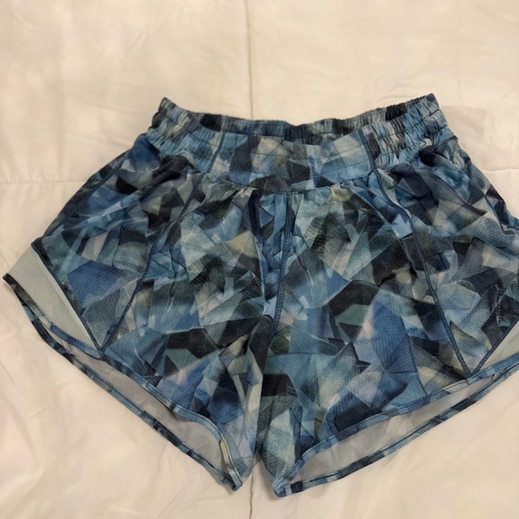 Lululemon shorts - Picture 4 of 4